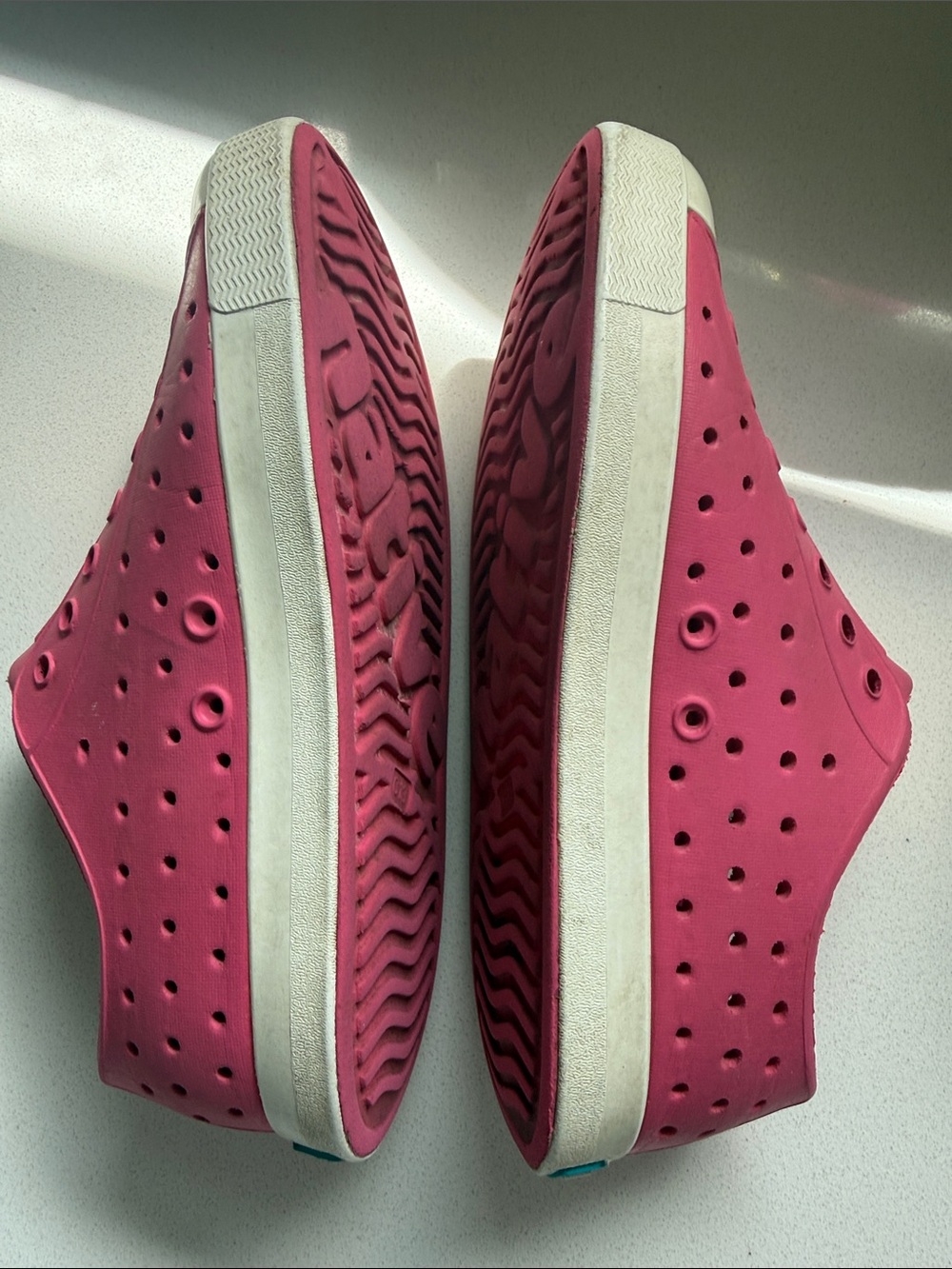 Native Jefferson Slip-On Sneakers in Pink with White Toe Size 13